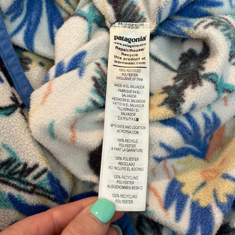 Patagonia Micro Snap T Tropical Print Hawaiian Pullover Style 26020 Medium - Picture 7 of 7